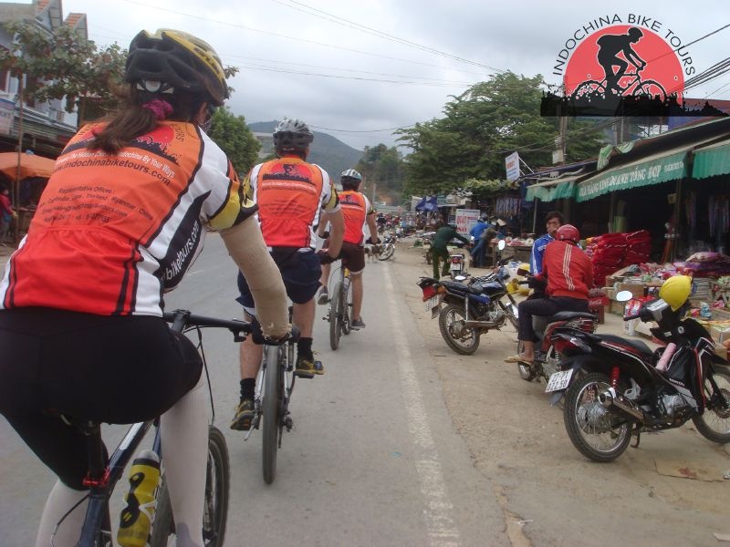 Hanoi Cycling To Vientiane – 16 Days 2