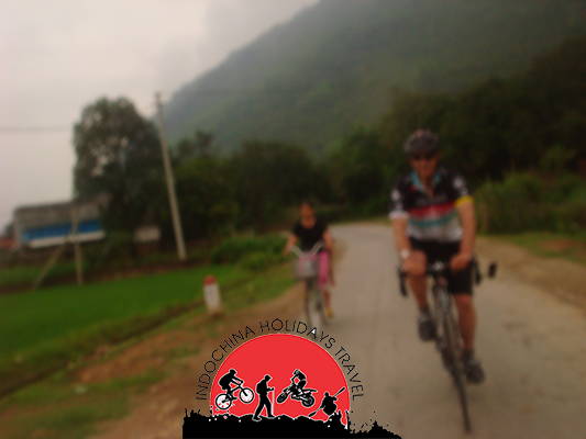Luang Prabang Cycling To Thailand Border – 5 Days 1