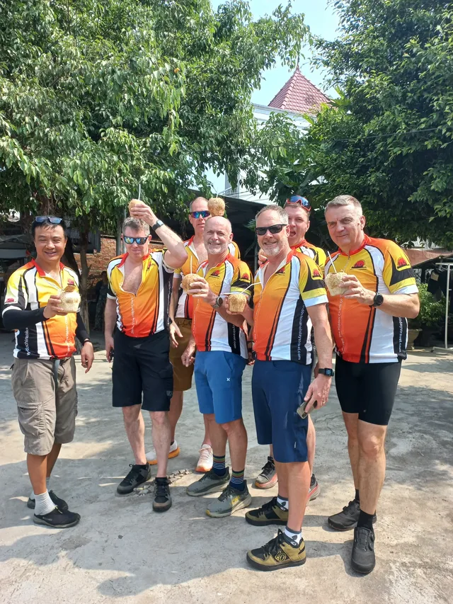 8 Days Cycling in Pakse 1