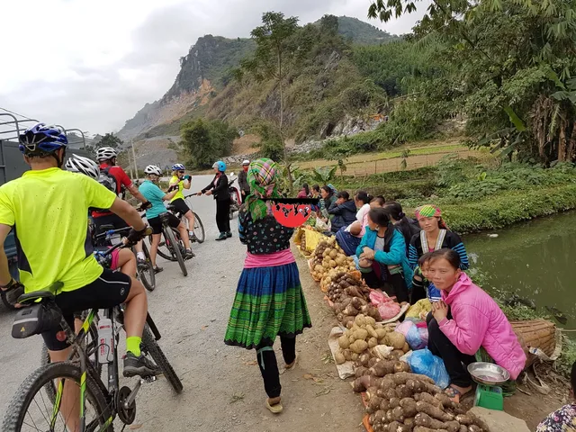 Luang Prabang Cycling To Vientiane – 7 days 1